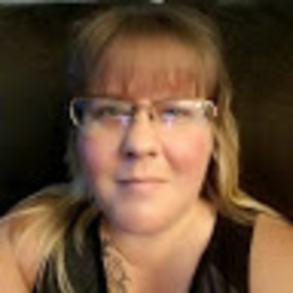 Meet your Posher, Kaye - Picture 1 of 1